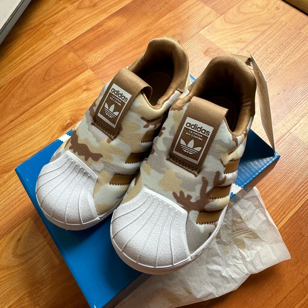 *NEW* Superstar 360 Shoes Kids Size 7.5 us